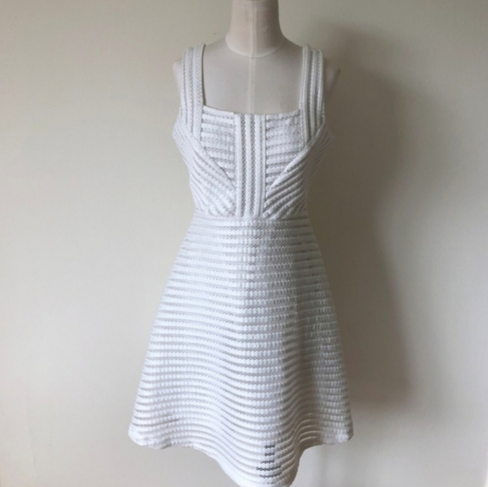 Romeo&Juliet Couture NEW Ivory Sleeveless Lace Overlay Lined Cocktail Dress NWT